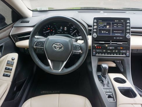 Used 2021 Toyota Avalon XLE FWD image 6
