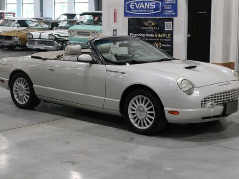 Used 2005 Ford Thunderbird 50th Anniversary RWD image 5