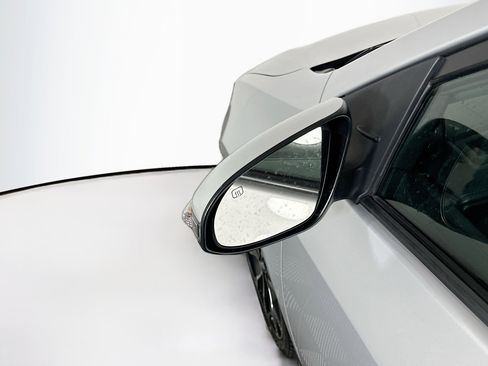 Used 2019 Toyota Corolla SE w/ SE Premium Package image 16