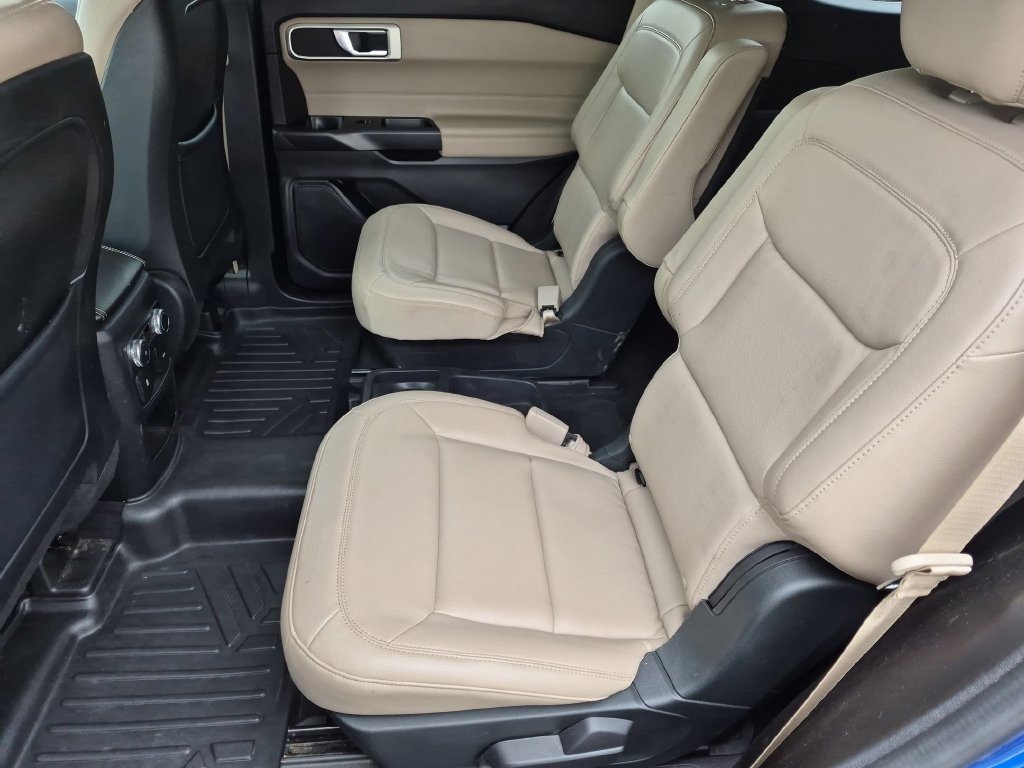 Used 2020 Ford Explorer XLT w/ Equipment Group 202A AWD/4WD image 19