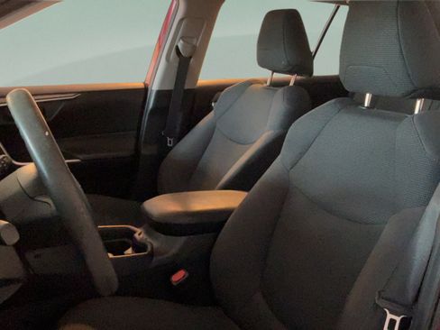 Certified 2021 Toyota RAV4 LE FWD image 22