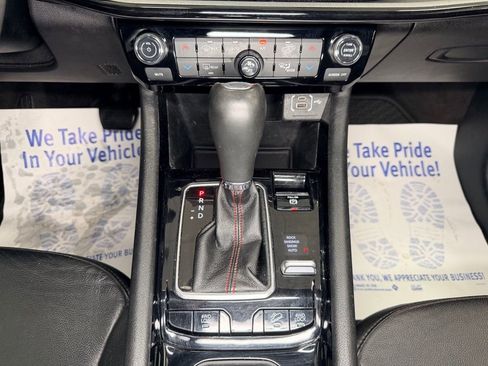 Used 2024 Jeep Compass Trailhawk AWD/4WD image 12