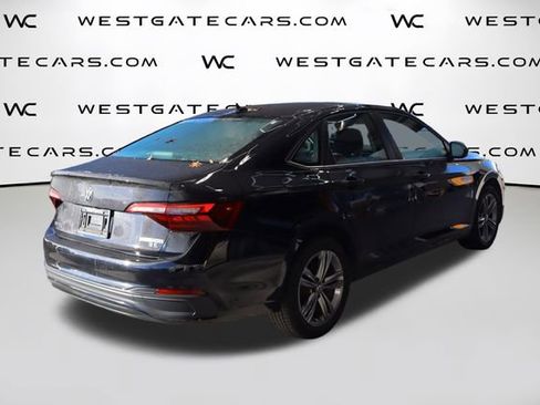 Used 2022 Volkswagen Jetta SE image 38
