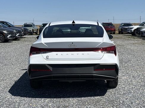 New 2026 Hyundai Elantra SE image 13