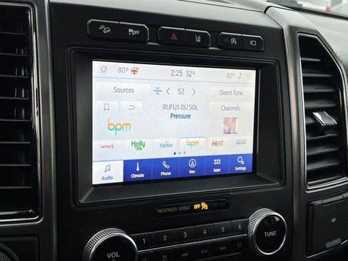 Used 2020 Ford Expedition Platinum image 18