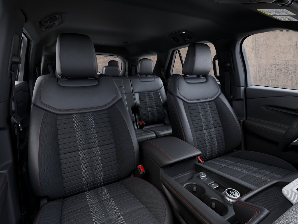 New 2027 Ford Explorer ST-Line w/ Premium Package RWD image 10