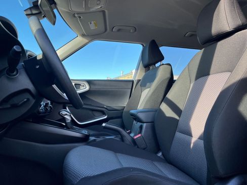 Used 2025 Kia Soul LX w/ LX Technology Package image 25