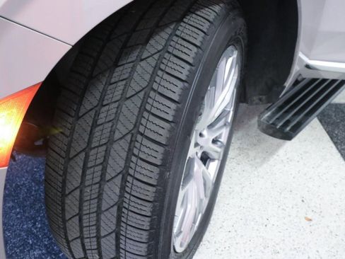 Used 2022 GMC Yukon Denali w/ Denali Premium Package image 9