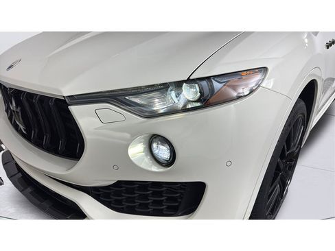 Used 2019 Maserati Levante S AWD/4WD image 40