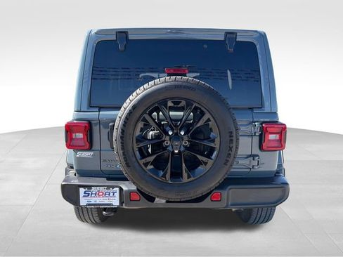 Used 2025 Jeep Wrangler Unlimited Sahara AWD/4WD image 6