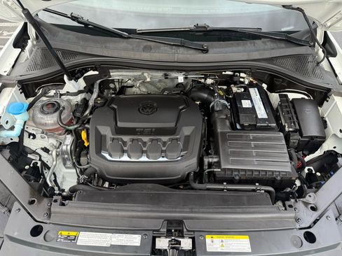 Used 2021 Volkswagen Tiguan SE image 31
