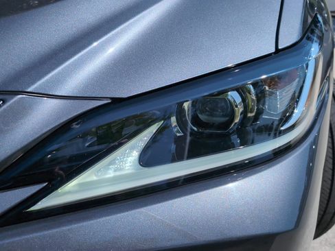 Used 2023 Lexus ES 350 w/ Premium Package FWD image 6
