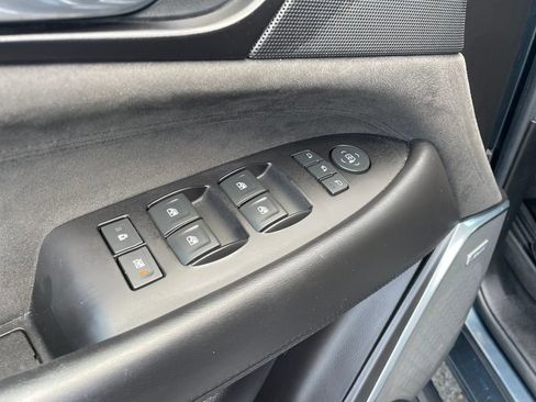 Used 2020 Cadillac Escalade Platinum AWD/4WD image 12