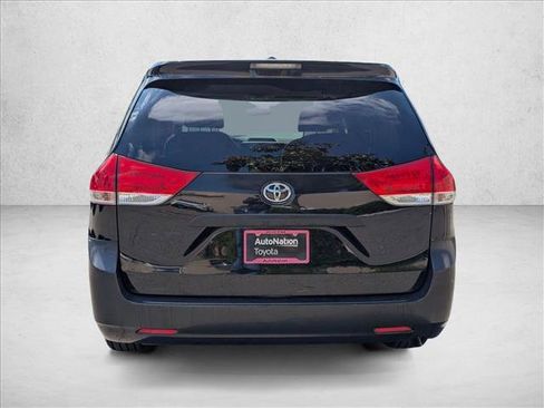 Used 2012 Toyota Sienna FWD image 7
