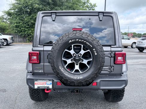 Used 2022 Jeep Wrangler Unlimited Rubicon w/ LED Lighting Group AWD/4WD image 8