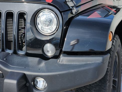 Used 2017 Jeep Wrangler Unlimited Sahara AWD/4WD image 10