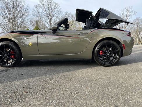 Used 2023 MAZDA MX-5 Miata Grand Touring RWD image 1