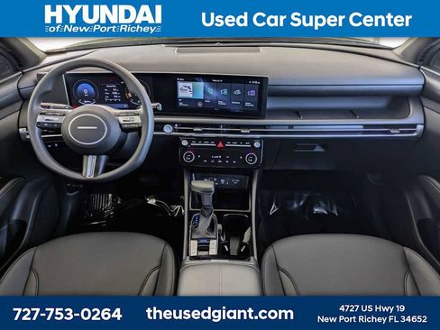 Used 2025 Hyundai Santa Cruz SEL FWD image 17