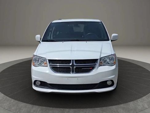 Used 2019 Dodge Grand Caravan SXT FWD image 2