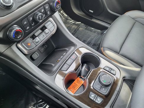 Used 2023 GMC Acadia AT4 w/ Technology Package image 18