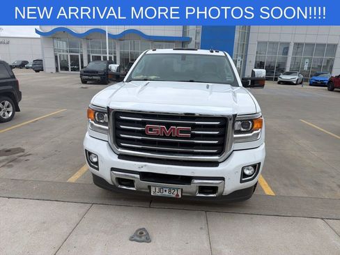 Used 2015 GMC Sierra 2500 SLT w/ Duramax Plus Package AWD/4WD image 2