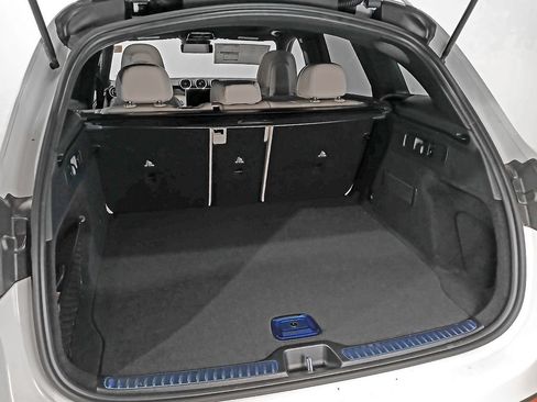 New 2026 Mercedes-Benz GLC 300 4MATIC image 9