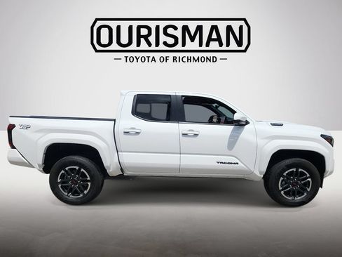 Used 2025 Toyota Tacoma TRD Sport w/ TRD Sport Premium Package AWD/4WD image 8