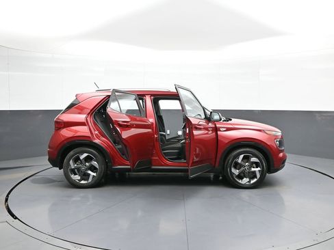 Certified 2023 Hyundai Venue SEL FWD image 42