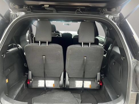 Used 2017 Ford Explorer XLT AWD/4WD image 17