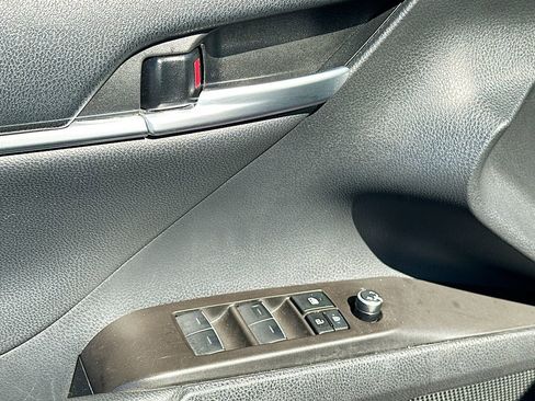 Used 2023 Toyota Camry XSE image 21