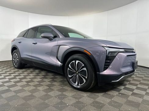 Used 2024 Chevrolet Blazer EV LT image 2