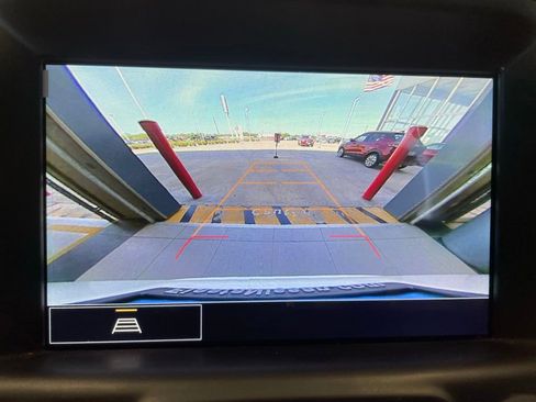 Used 2023 GMC Terrain SLT w/ Infotainment Package II FWD image 8