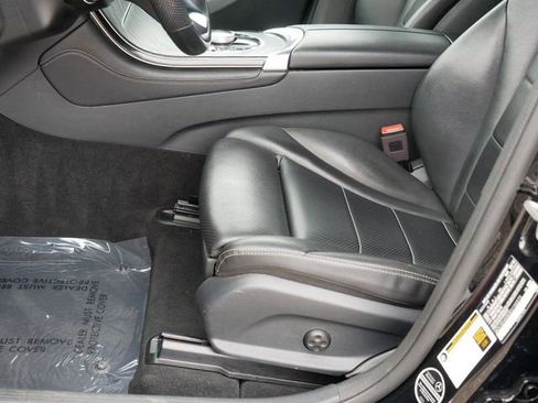 Used 2019 Mercedes-Benz GLC 300 4MATIC image 14