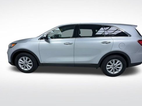 Used 2019 Kia Sorento AWD V6 image 18