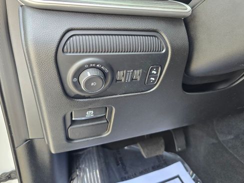 Used 2023 Jeep Wagoneer Series II AWD/4WD image 31