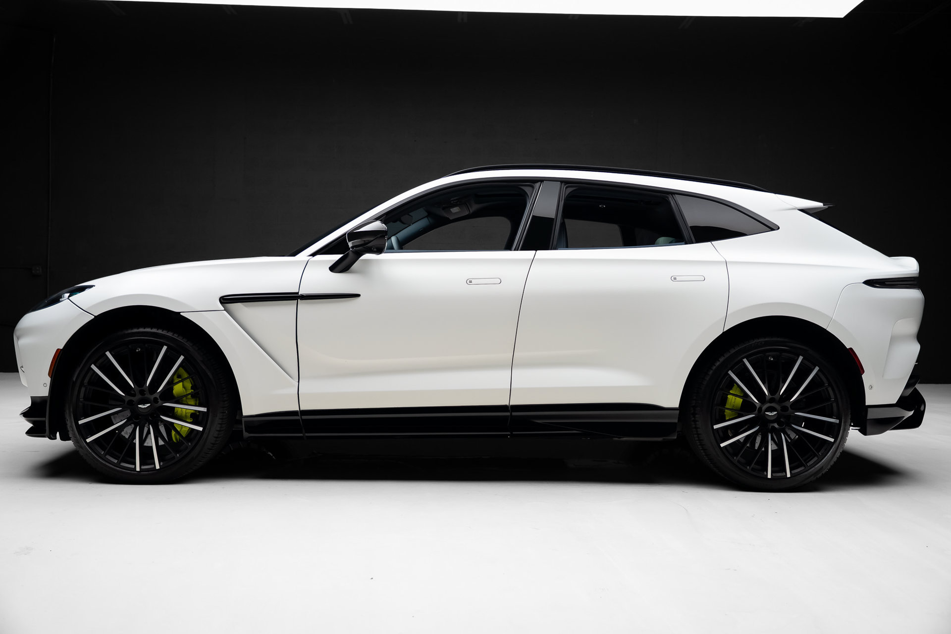 Used 2023 Aston Martin DBX 707 AWD/4WD image 18
