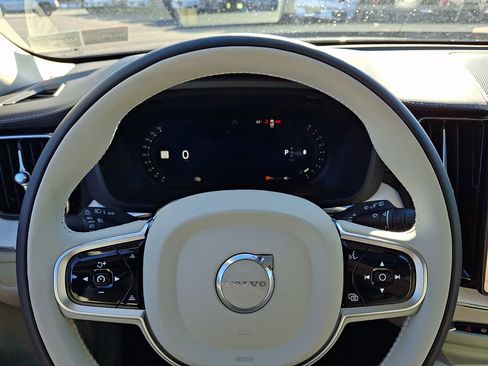 New 2026 Volvo XC60 B5 Ultra w/ Protection Package Premier image 18