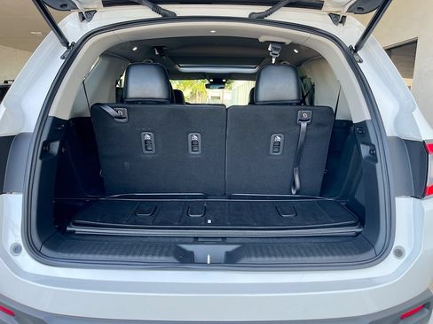 Used 2024 Honda Pilot Touring image 25