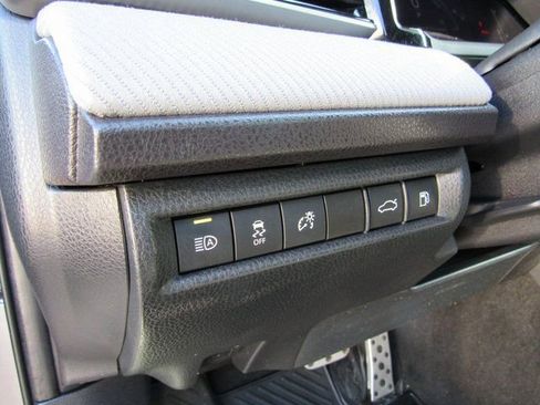 Used 2025 Toyota Camry SE w/ Convenience Package image 13