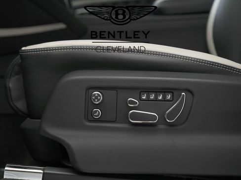 Used 2023 Bentley Bentayga Speed image 18