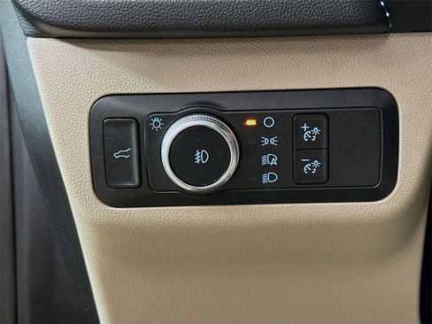 Used 2020 Ford Escape SEL image 12