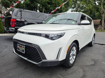 Used 2023 Kia Soul LX w/ LX Technology Package