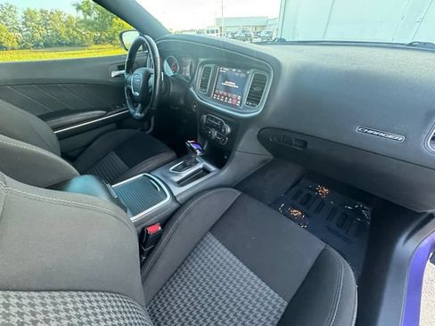 Used 2019 Dodge Charger Scat Pack RWD image 31