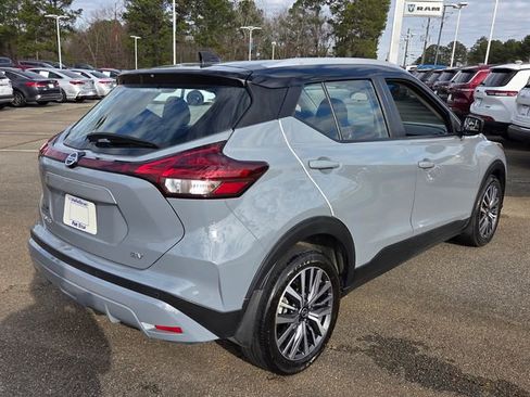Used 2021 Nissan Kicks SV image 13