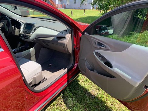 Used 2017 Chevrolet Malibu LT image 6