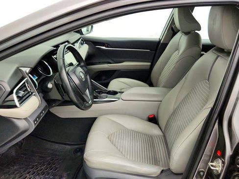 Used 2018 Toyota Camry SE w/ Moonroof Package FWD image 20