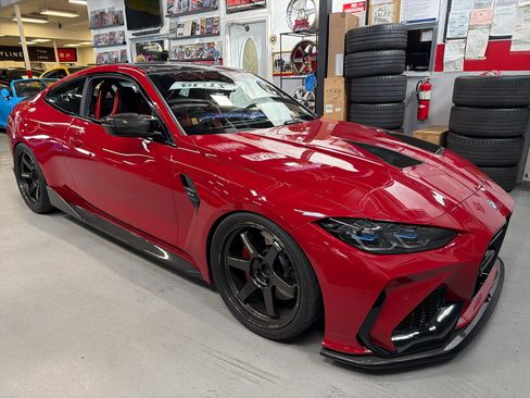 Used 2021 BMW M4 Coupe image 3