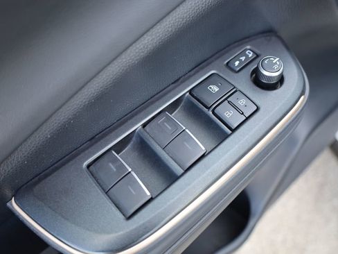 Used 2023 Toyota Crown XLE image 12