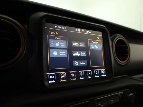 Used 2023 Jeep Gladiator Mojave w/ Cold Weather Group image 18