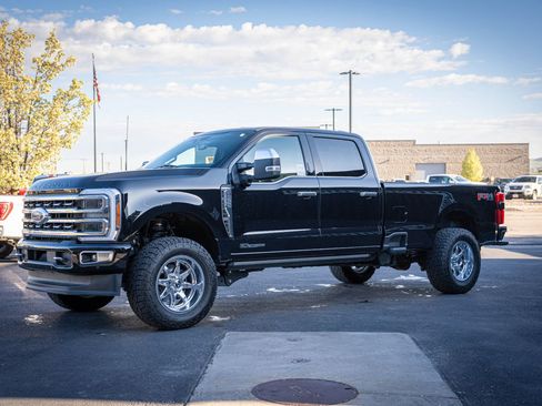 Used 2023 Ford F350 Platinum AWD/4WD image 11